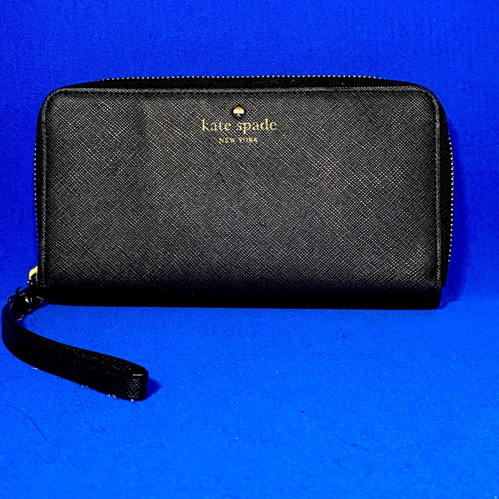 Kate Spade talk is chic black zip around wallet